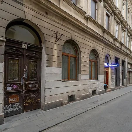 Lovely In Party Street Ka10 Apartment Budapest